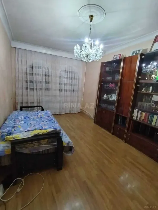 Satılır 5 otaqlı mənzil 118 m²