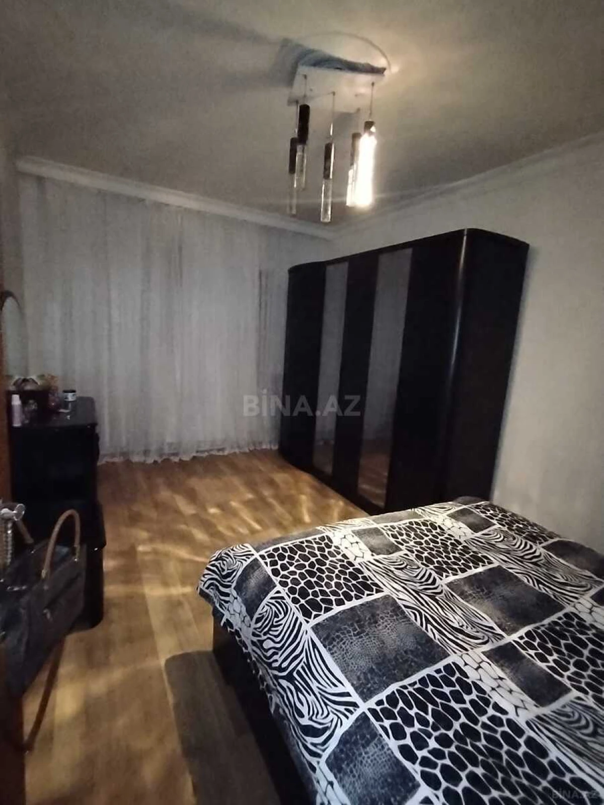 Satılır 5 otaqlı mənzil 118 m²
