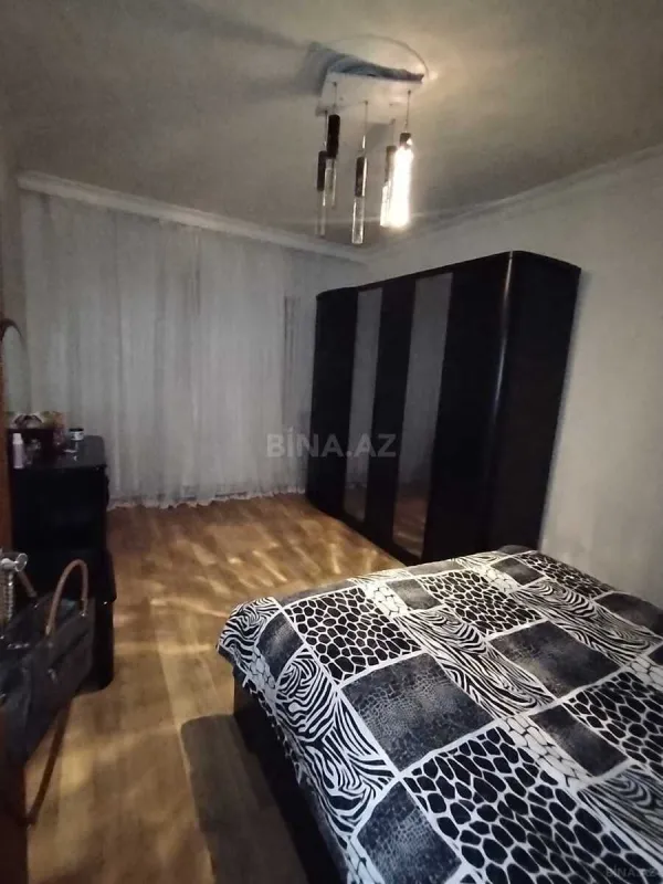 Satılır 5 otaqlı mənzil 118 m²