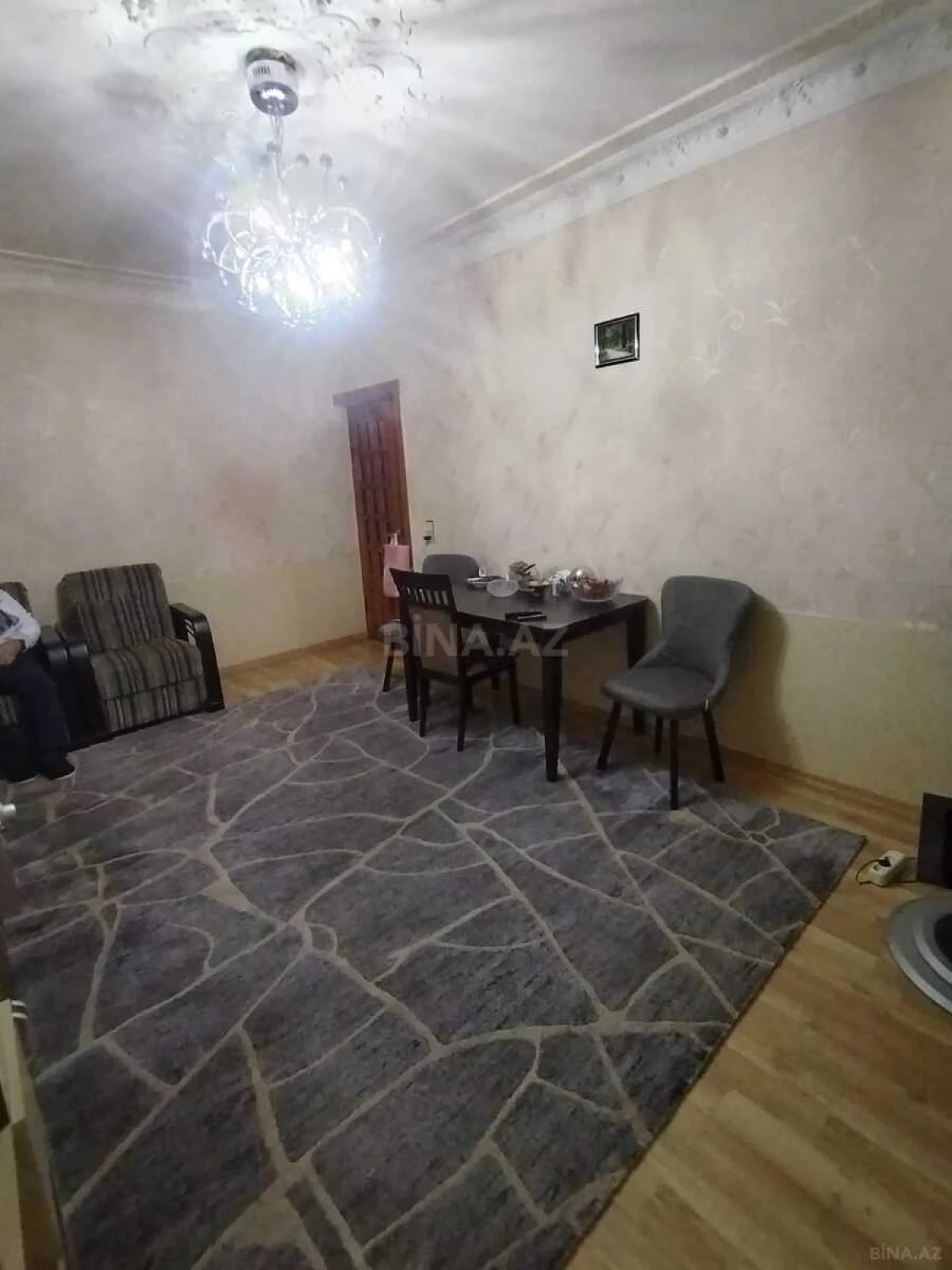 Satılır 5 otaqlı mənzil 118 m²