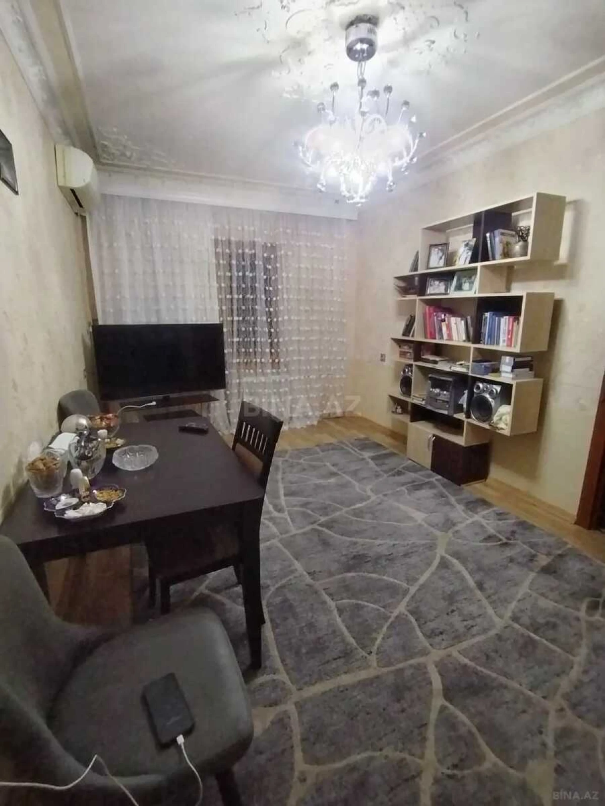 Satılır 5 otaqlı mənzil 118 m²