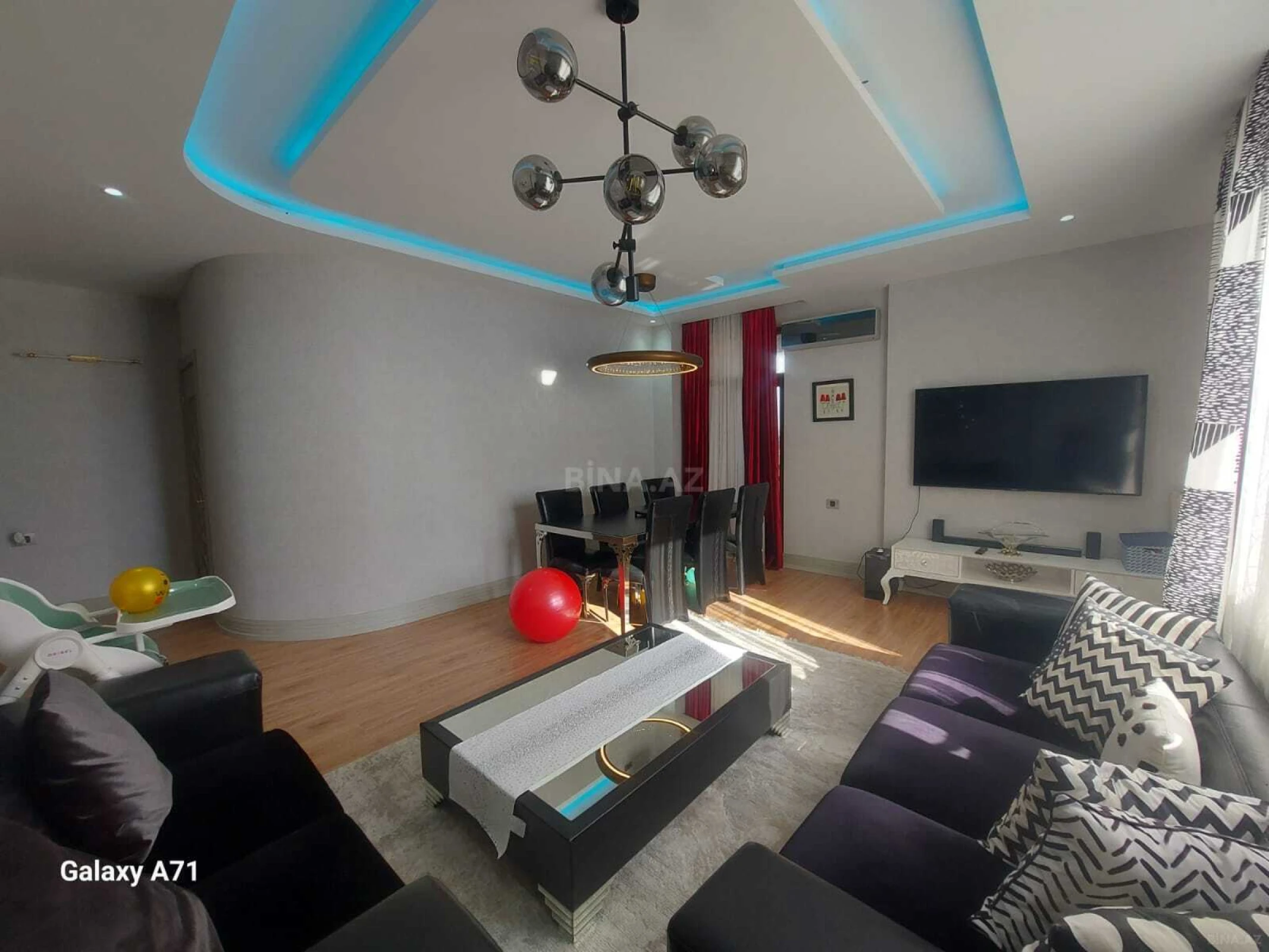 Satılır 5 otaqlı mənzil 235 m²