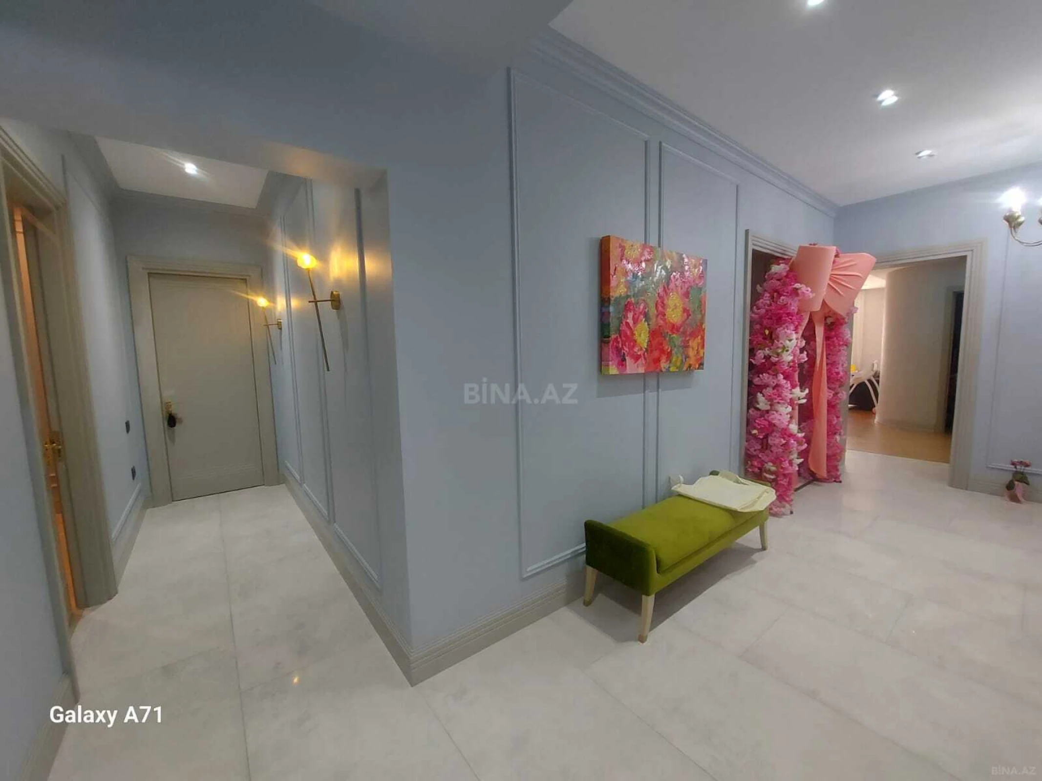 Satılır 5 otaqlı mənzil 235 m²