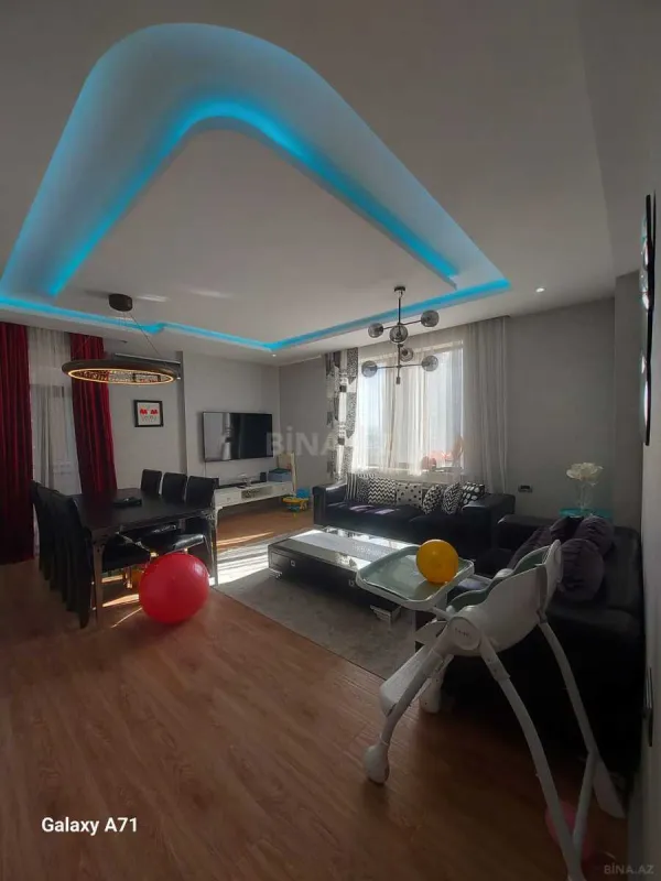 Satılır 5 otaqlı mənzil 235 m²