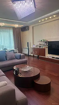 Satılır 4 otaqlı mənzil 170 m²