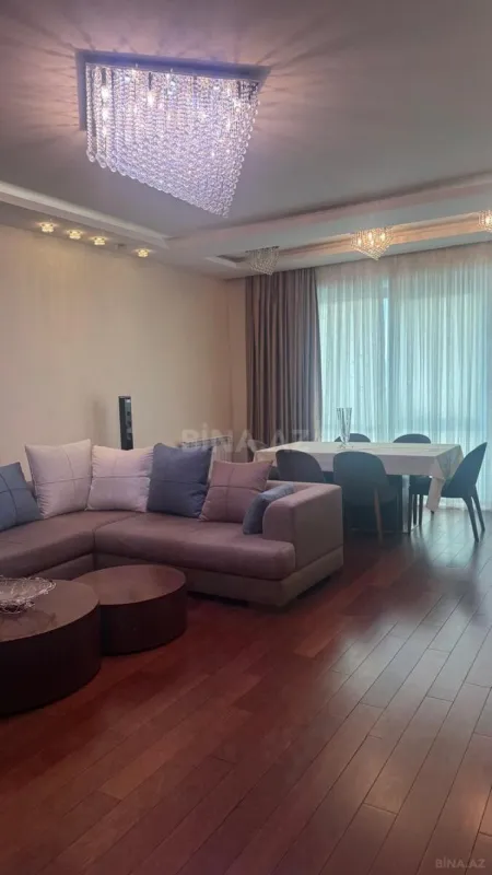 Satılır 4 otaqlı mənzil 170 m²