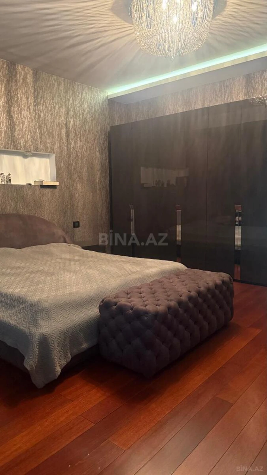 Satılır 4 otaqlı mənzil 170 m²