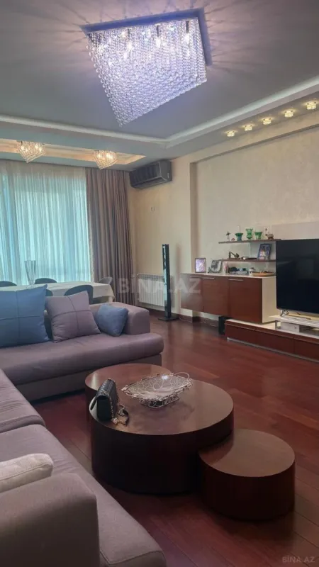 Satılır 4 otaqlı mənzil 170 m²