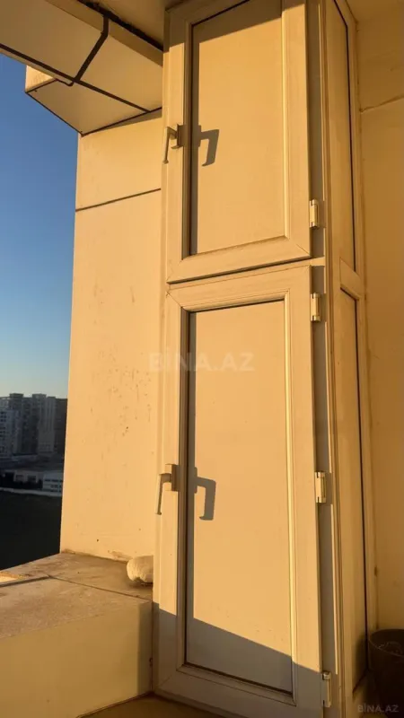 Satılır 4 otaqlı mənzil 170 m²