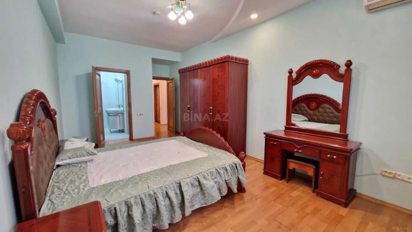 Kirayə verilir 3 otaqlı mənzil 150 m²