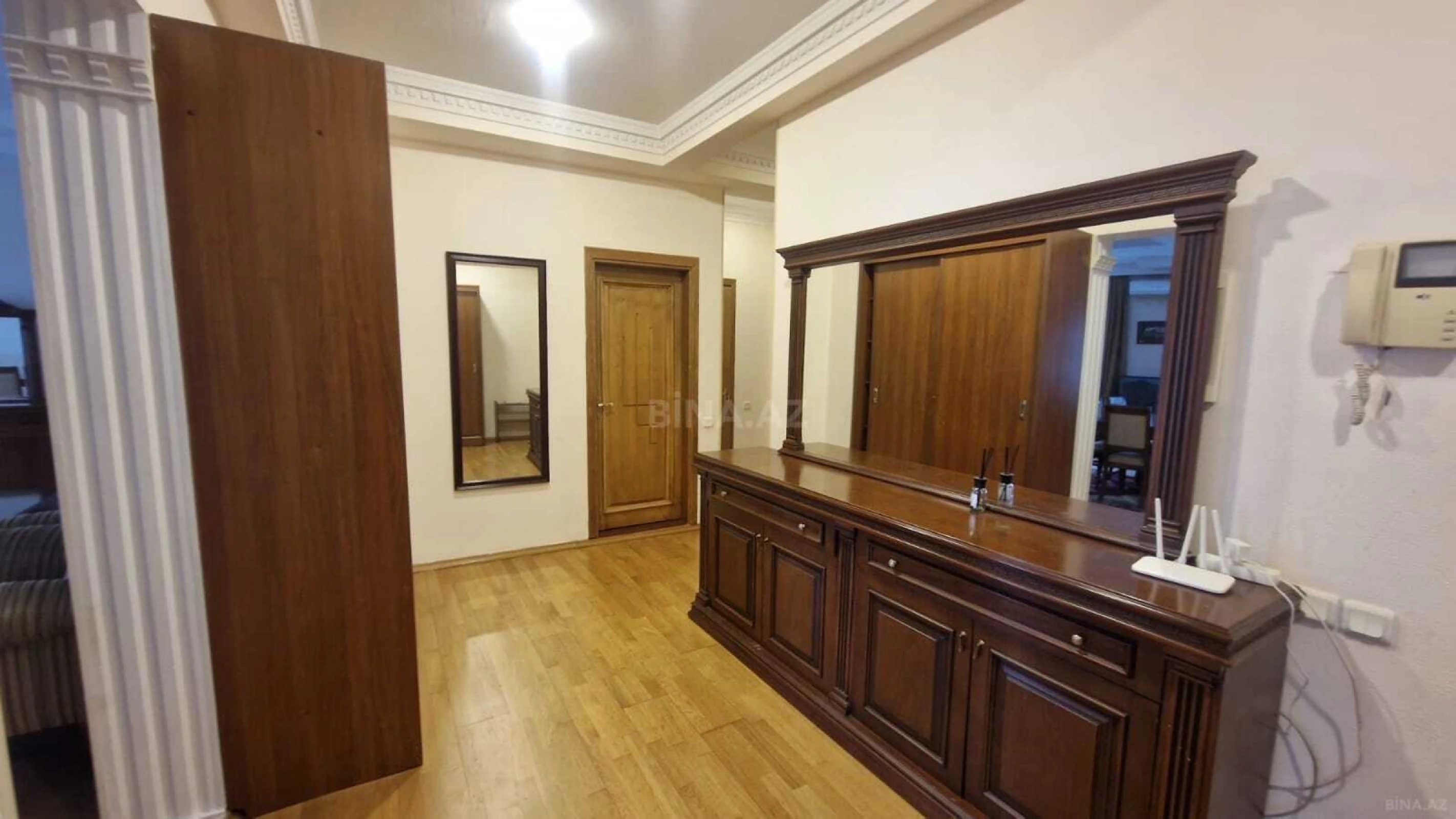 Kirayə verilir 3 otaqlı mənzil 150 m²