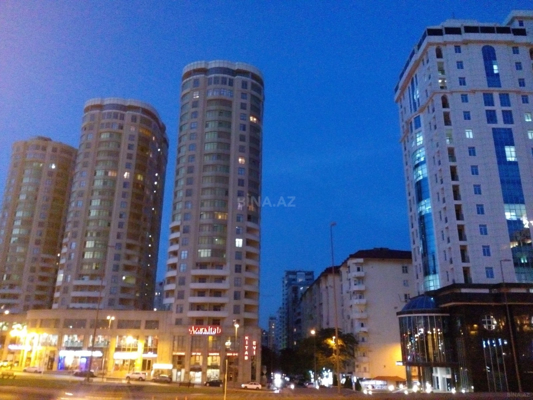 Kirayə verilir 3 otaqlı mənzil 150 m²