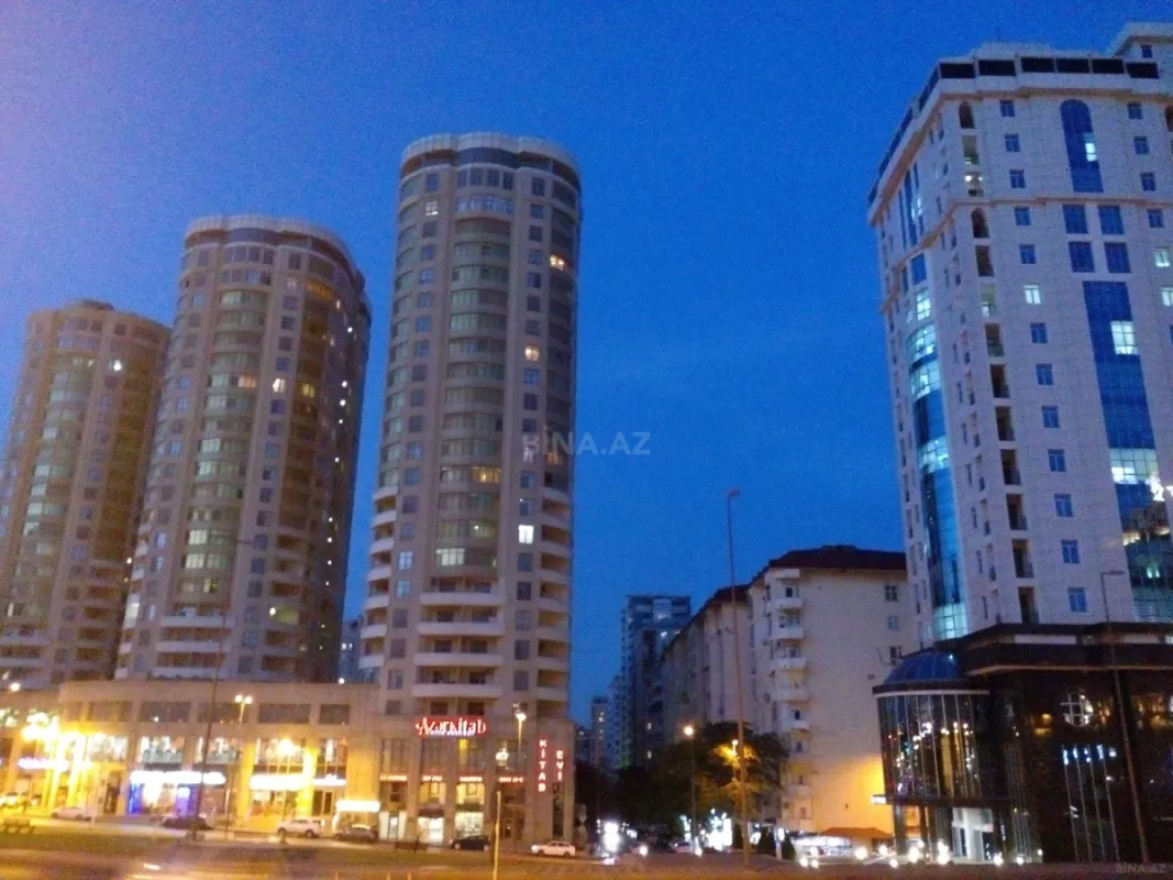 Kirayə verilir 3 otaqlı mənzil 150 m²