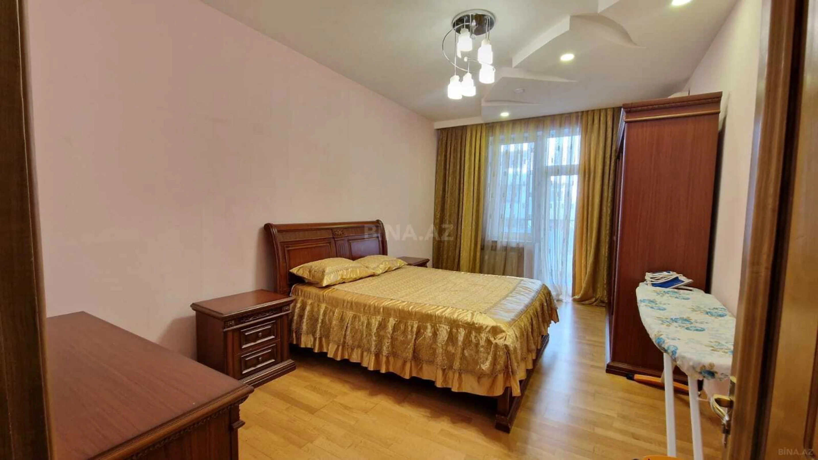 Kirayə verilir 3 otaqlı mənzil 150 m²