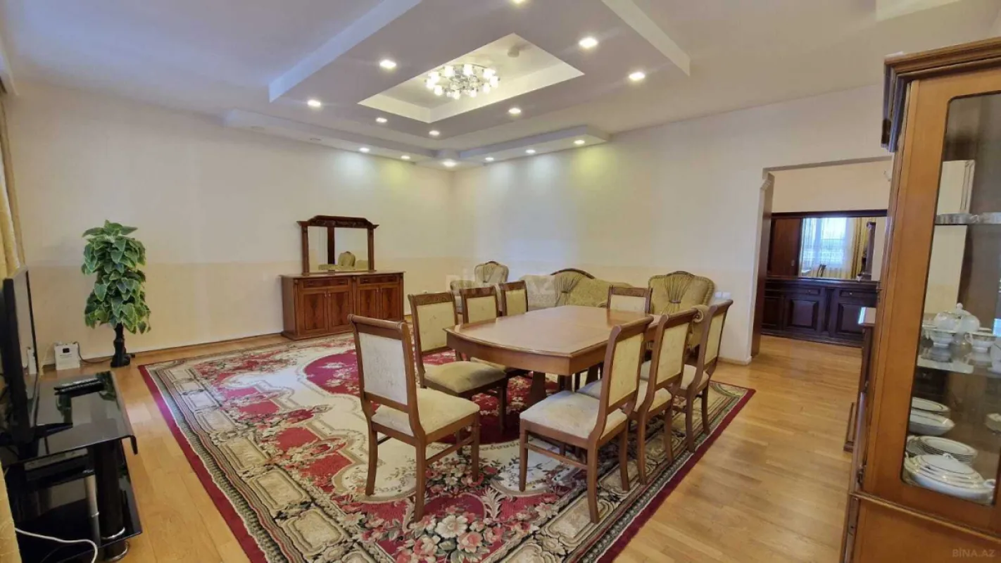 Kirayə verilir 3 otaqlı mənzil 150 m²