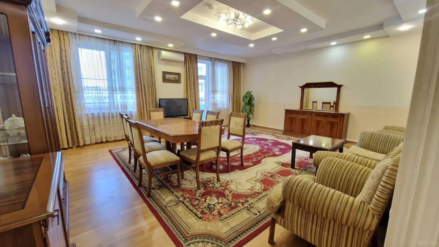 Kirayə verilir 3 otaqlı mənzil 150 m²