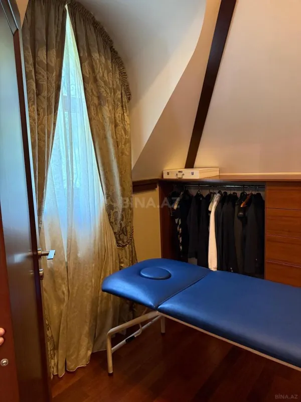 Satılır 10 otaqlı həyət evi 350 m²