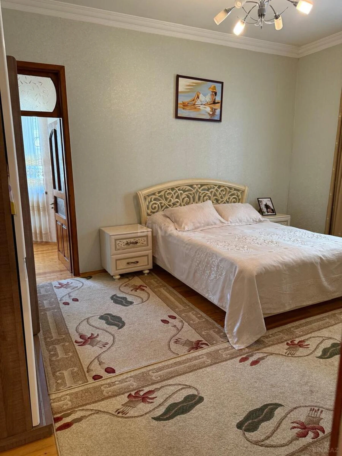 Satılır 10 otaqlı həyət evi 350 m²