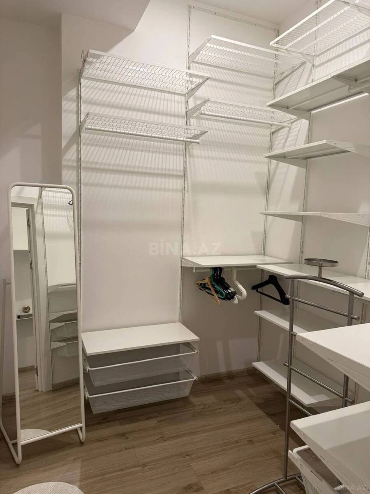 Kirayə verilir 4 otaqlı mənzil 170 m²