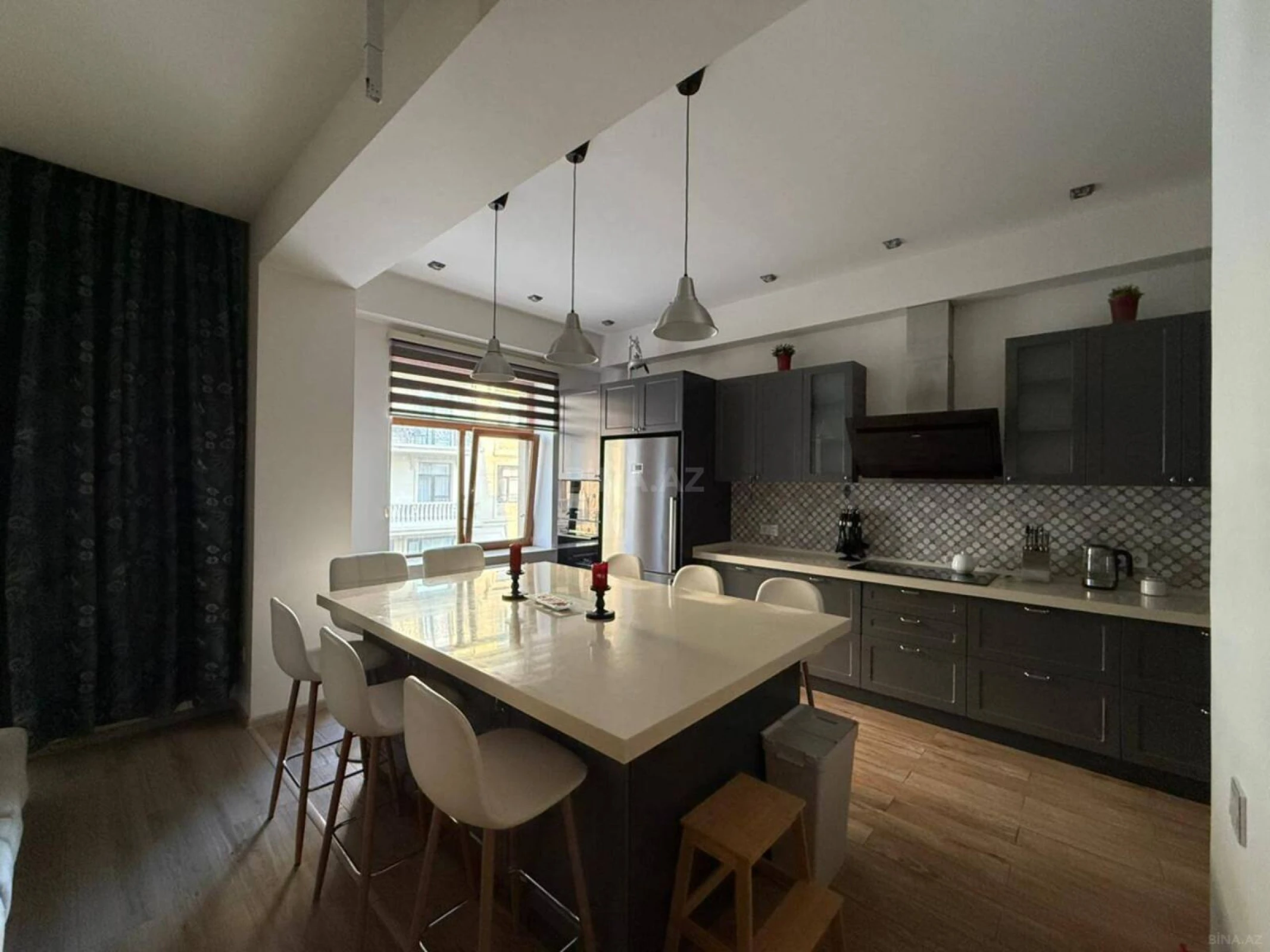 Kirayə verilir 4 otaqlı mənzil 170 m²