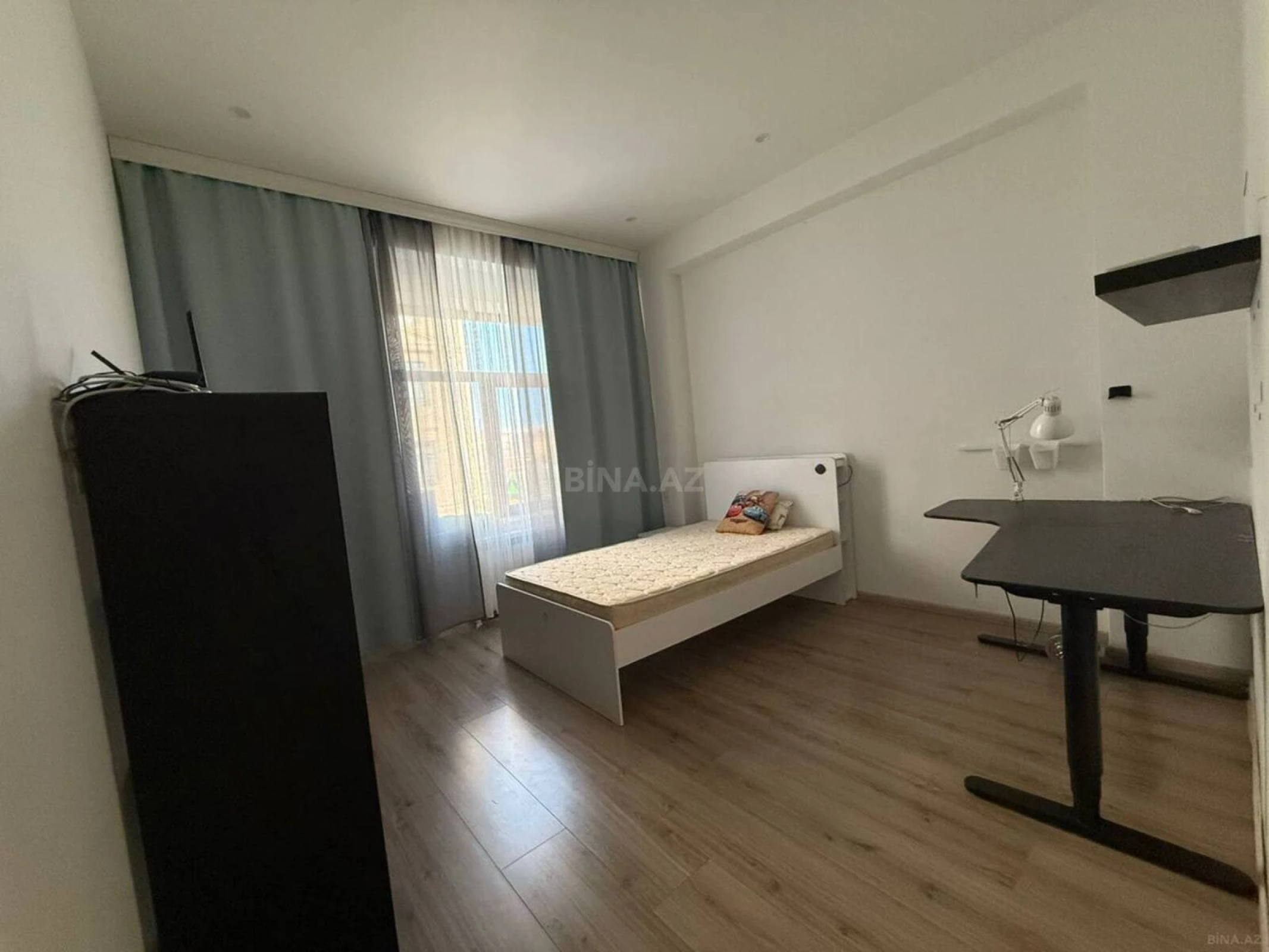Kirayə verilir 4 otaqlı mənzil 170 m²