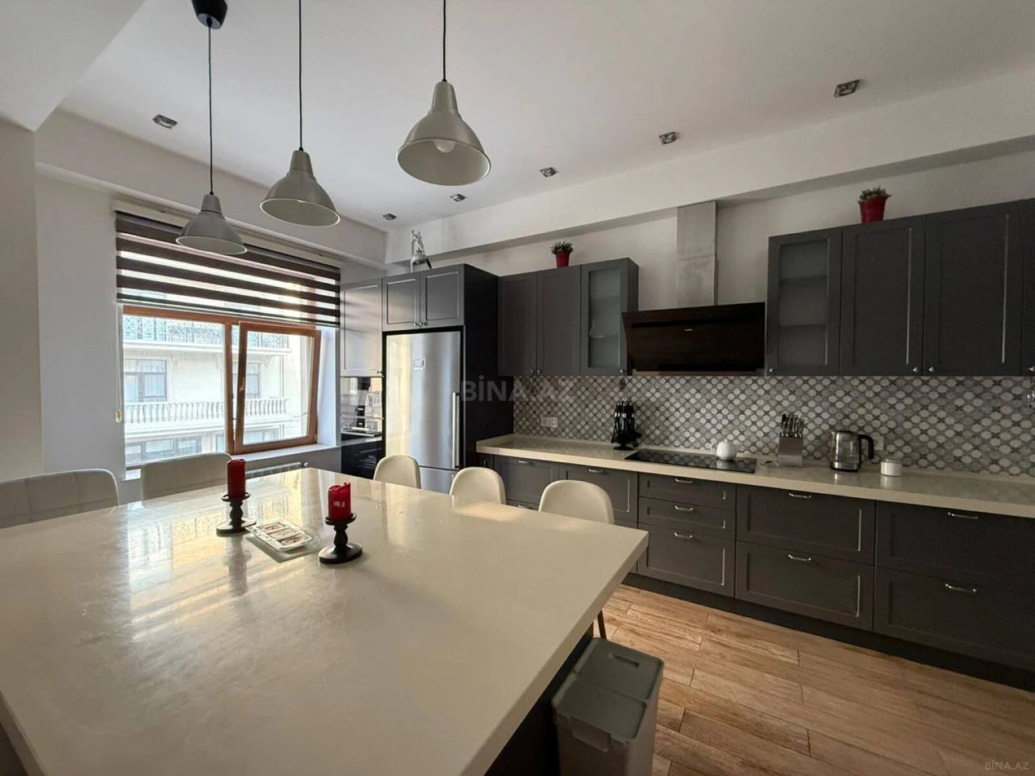Kirayə verilir 4 otaqlı mənzil 170 m²