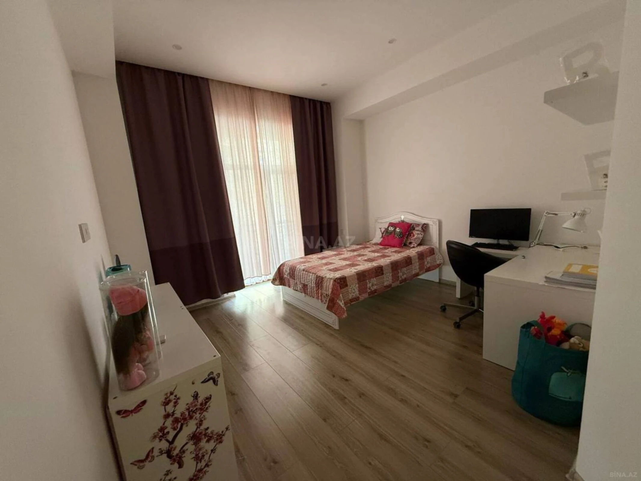 Kirayə verilir 4 otaqlı mənzil 170 m²