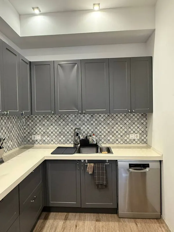 Kirayə verilir 4 otaqlı mənzil 170 m²