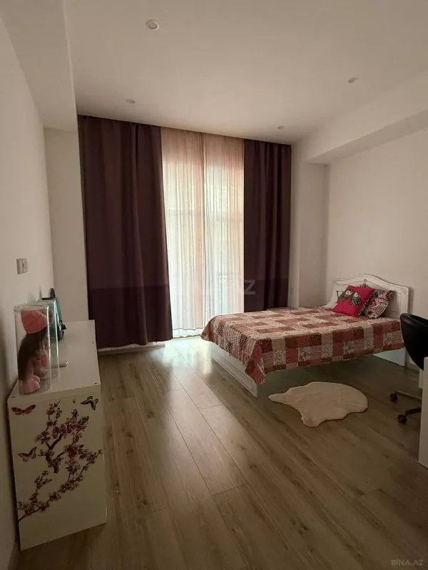Kirayə verilir 4 otaqlı mənzil 170 m²
