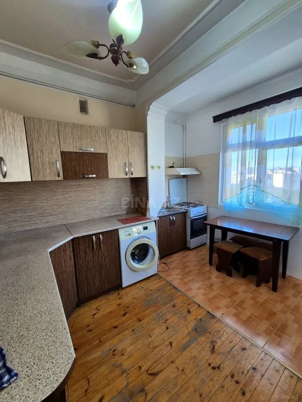 Kirayə verilir 2 otaqlı mənzil 65 m²