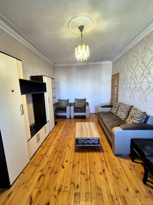 Kirayə verilir 2 otaqlı mənzil 65 m²