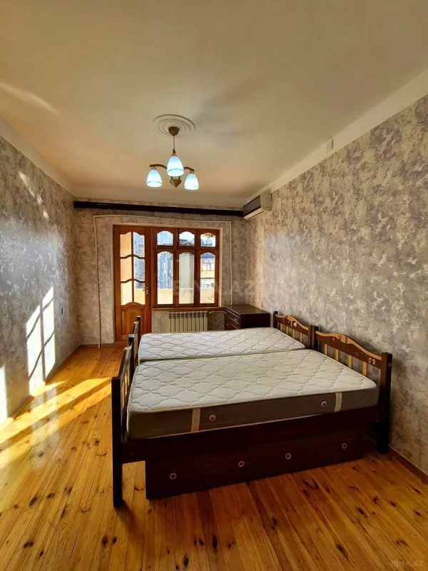 Kirayə verilir 2 otaqlı mənzil 65 m²