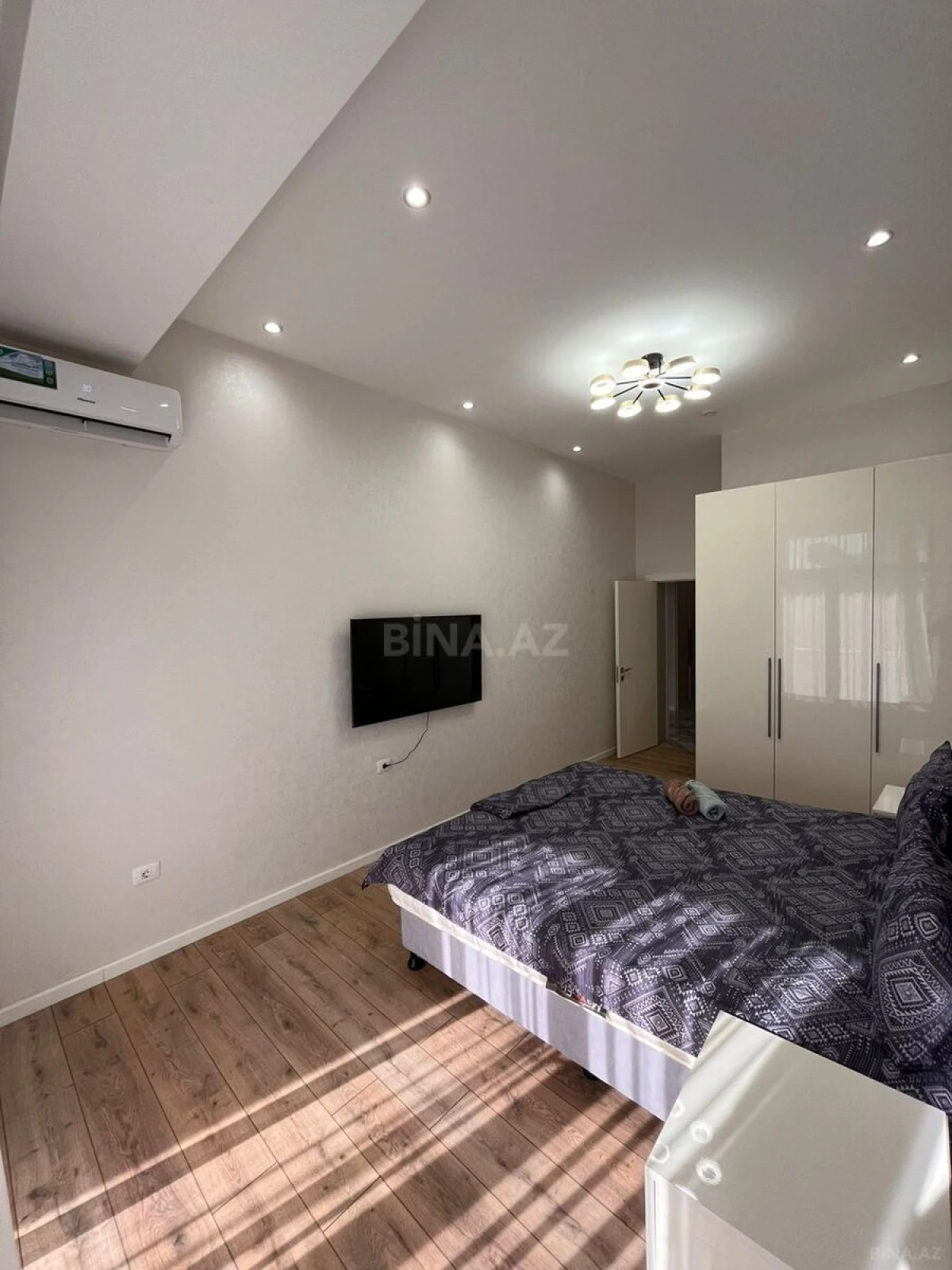 Kirayə verilir 2 otaqlı mənzil 73 m²