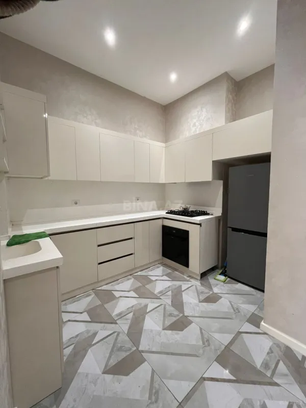 Kirayə verilir 2 otaqlı mənzil 73 m²