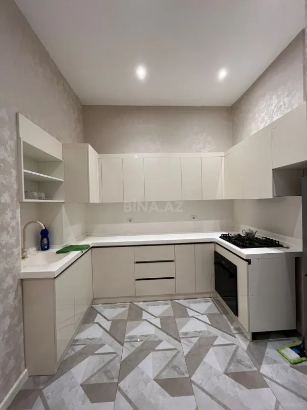 Kirayə verilir 2 otaqlı mənzil 73 m²