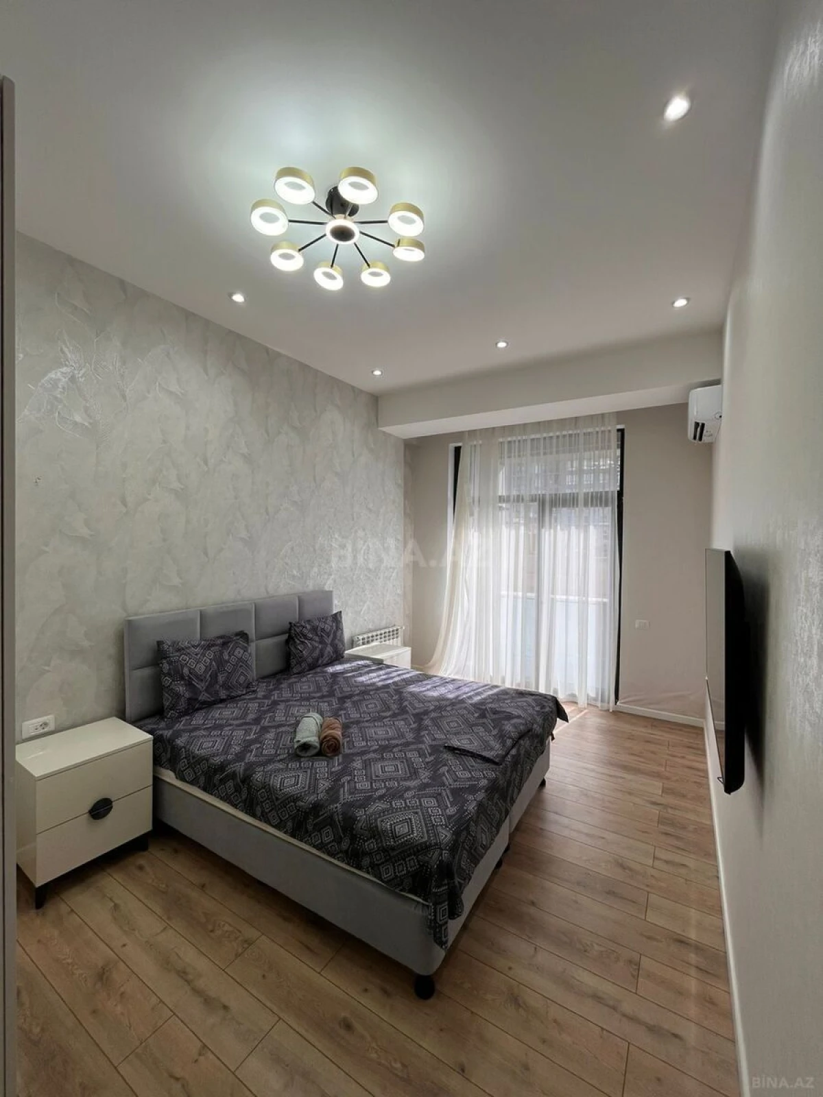 Kirayə verilir 2 otaqlı mənzil 73 m²