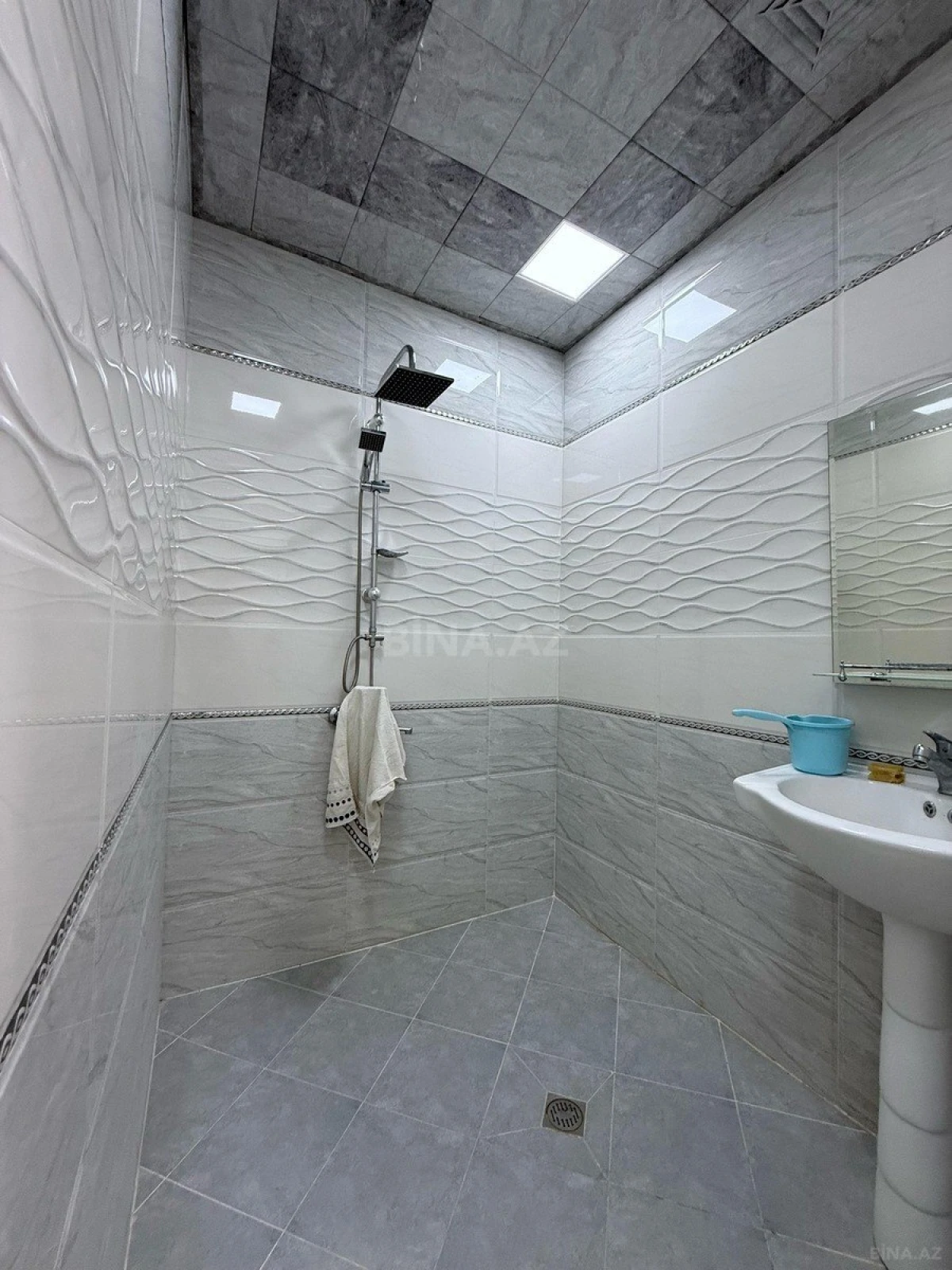 Satılır 2 otaqlı mənzil 56 m²