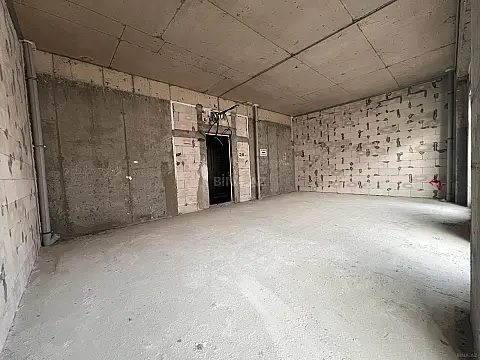 Satılır 4 otaqlı mənzil 145 m²