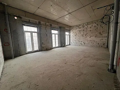 Satılır 4 otaqlı mənzil 145 m²