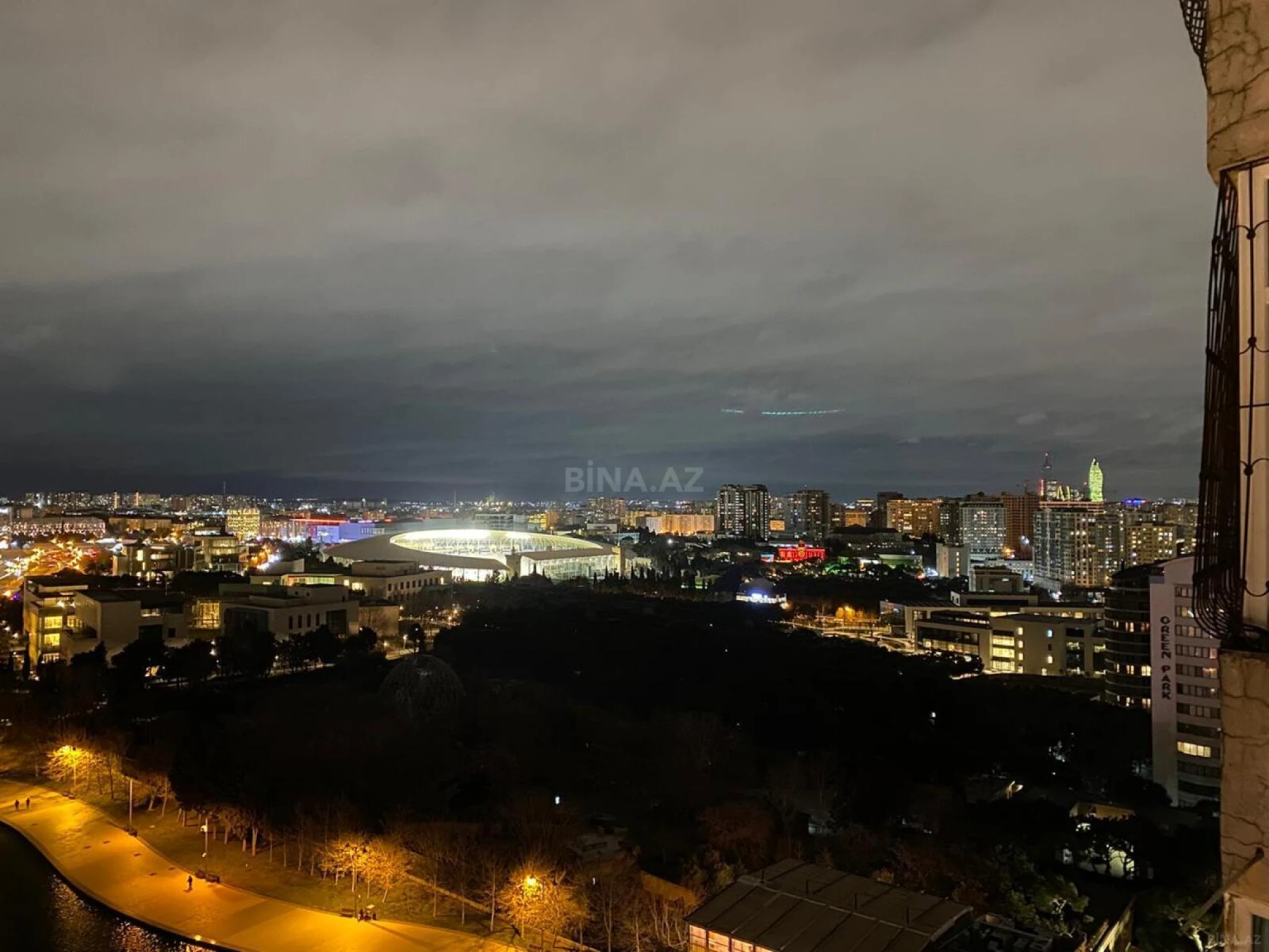 Satılır 3 otaqlı mənzil 140 m²