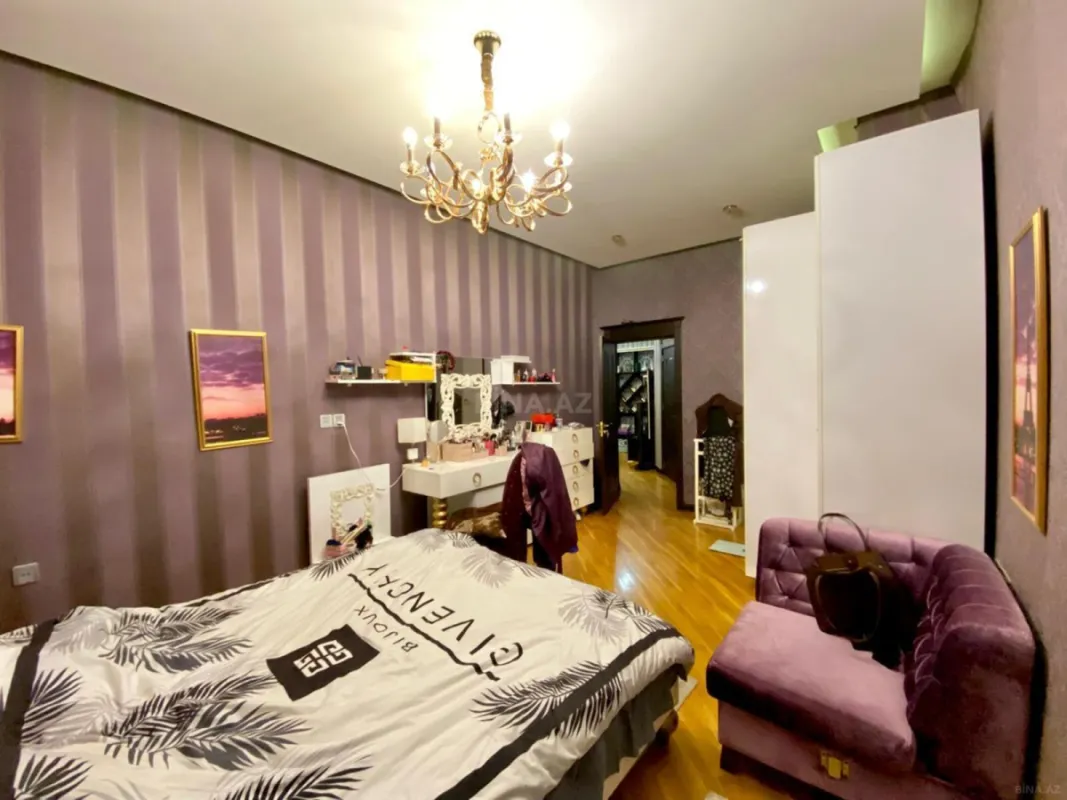 Satılır 3 otaqlı mənzil 140 m²