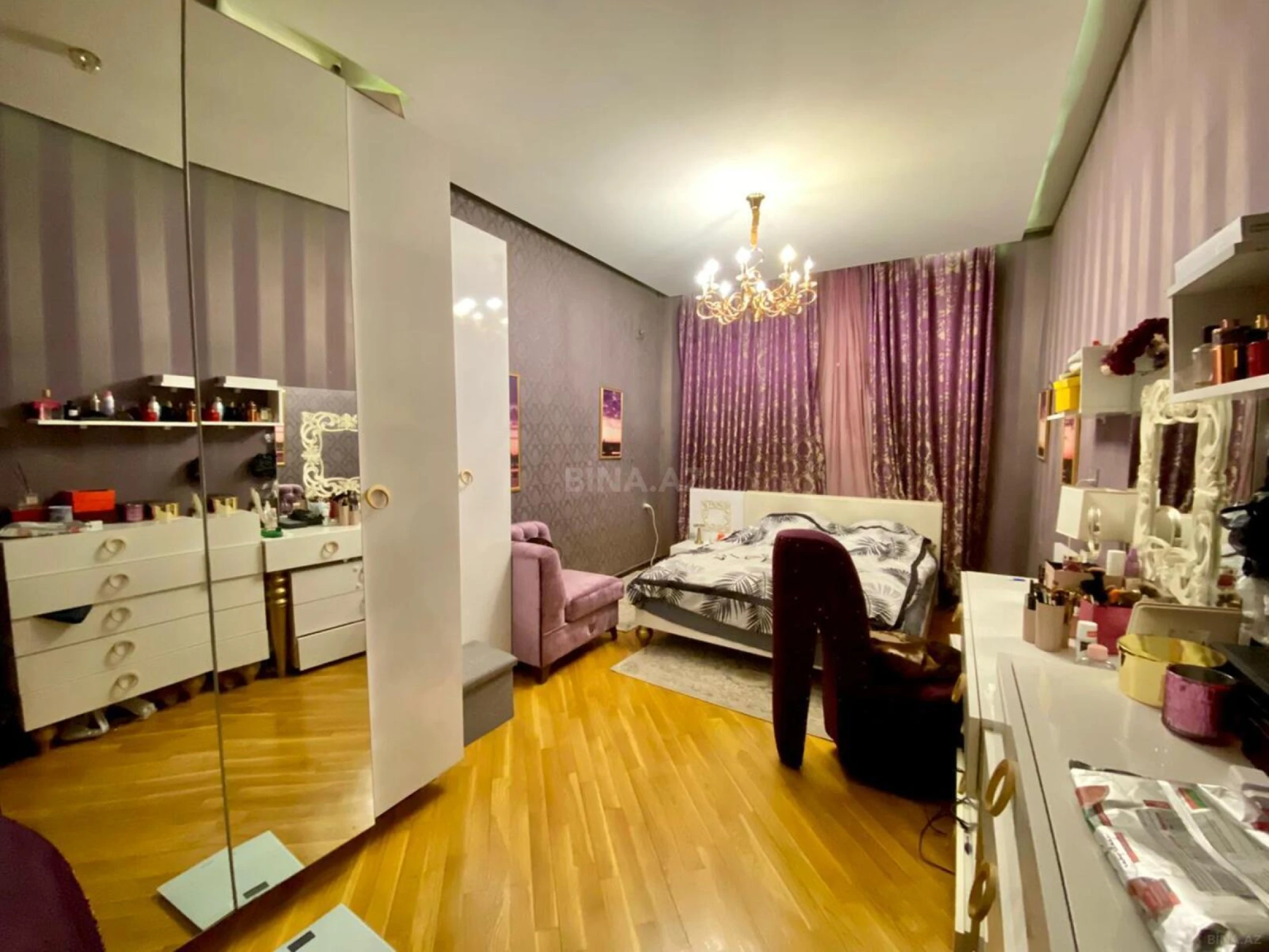 Satılır 3 otaqlı mənzil 140 m²