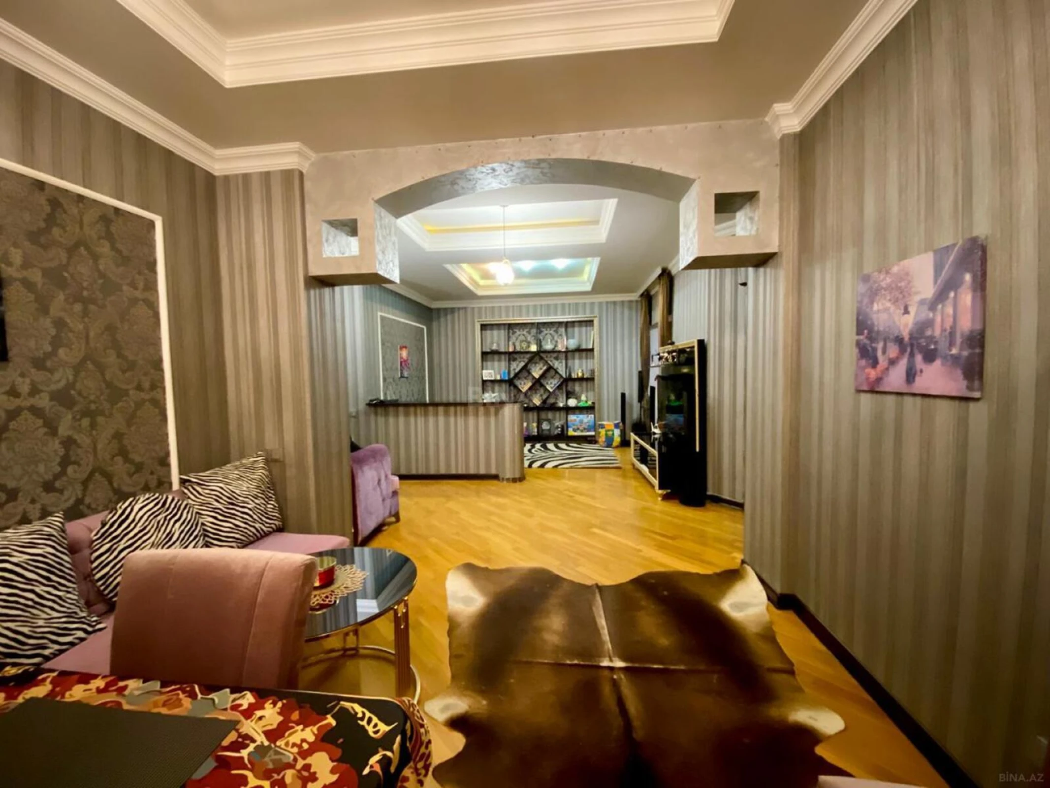 Satılır 3 otaqlı mənzil 140 m²