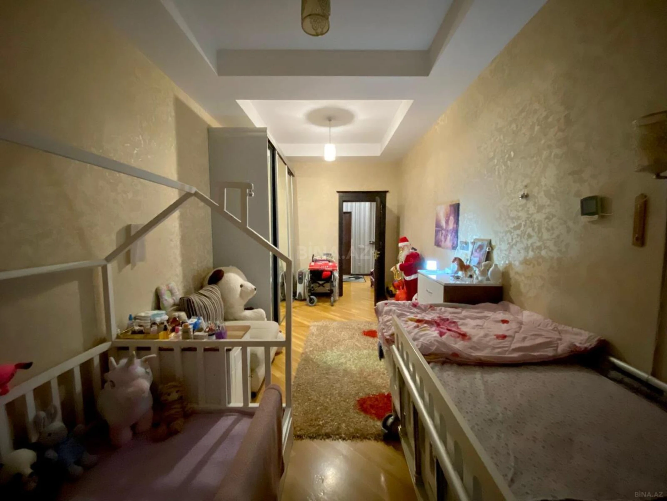 Satılır 3 otaqlı mənzil 140 m²