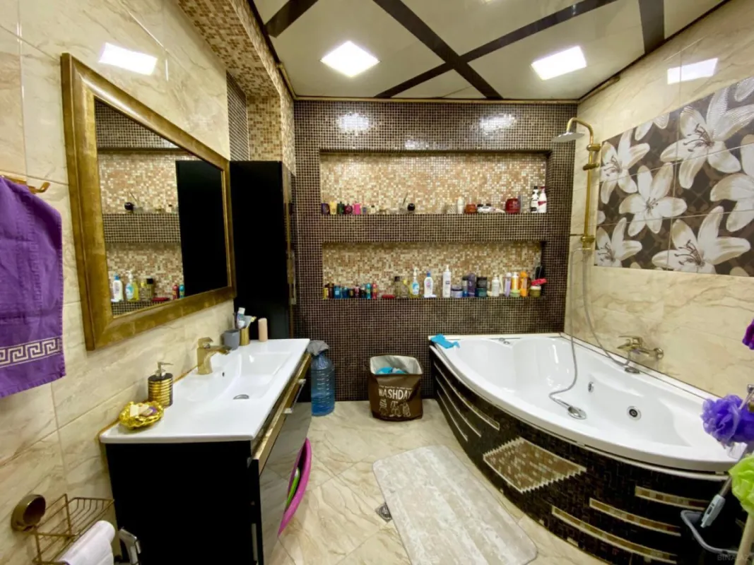 Satılır 3 otaqlı mənzil 140 m²