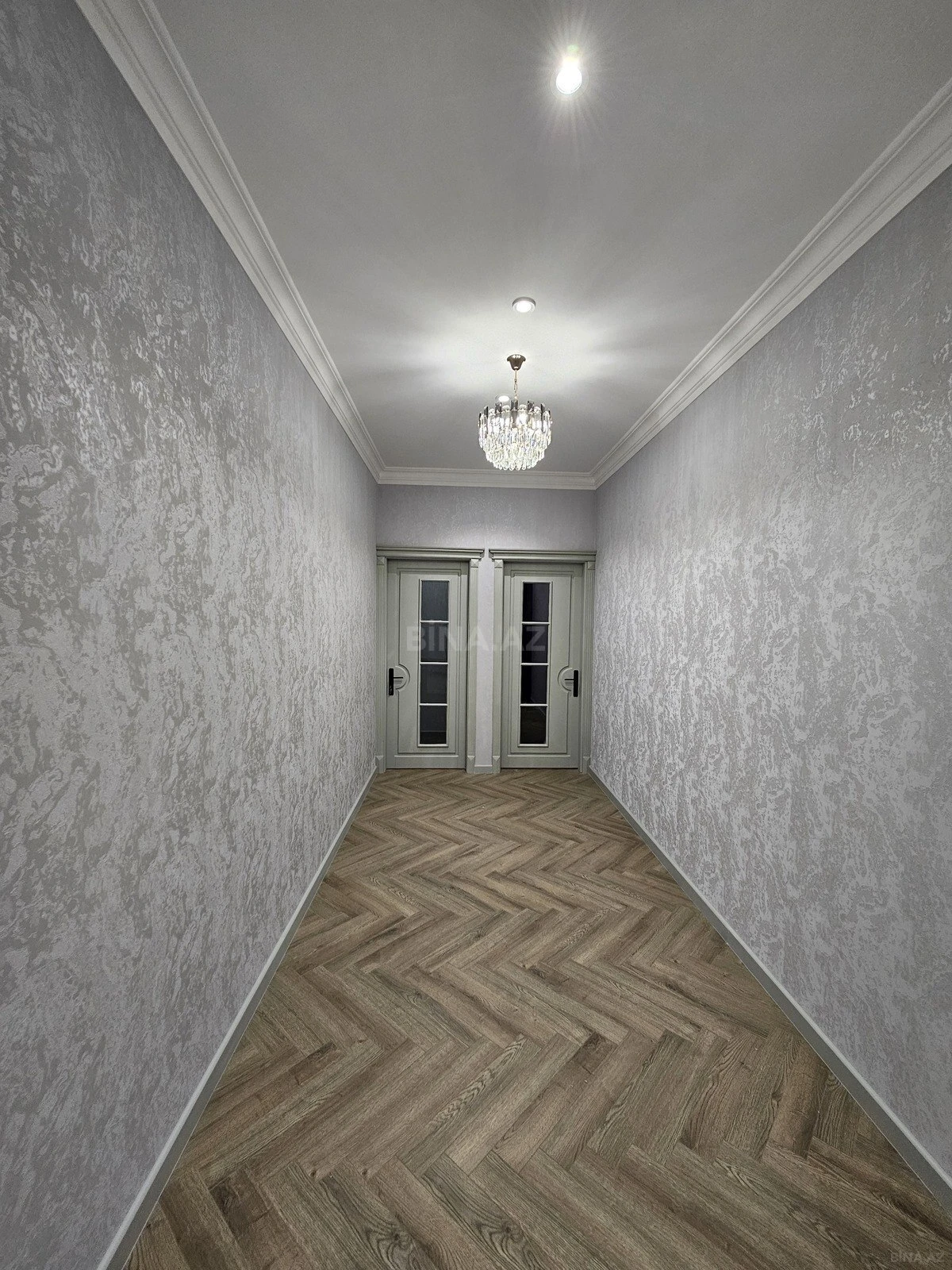 Satılır 3 otaqlı mənzil 150 m²