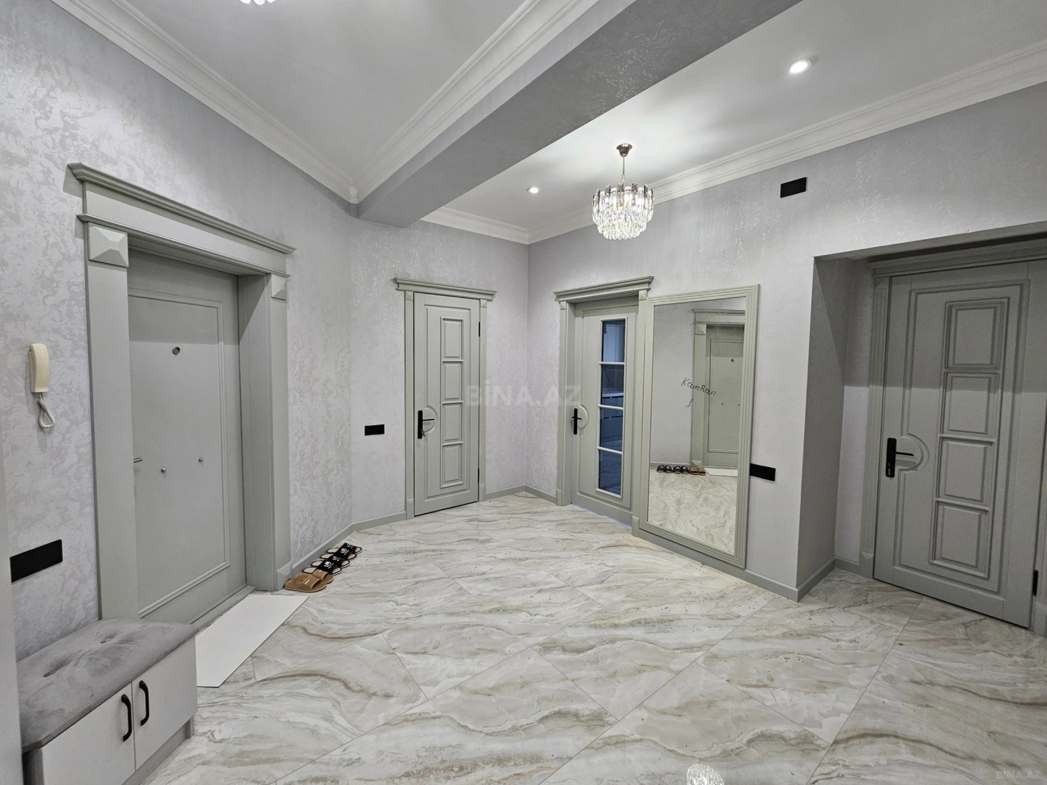 Satılır 3 otaqlı mənzil 150 m²