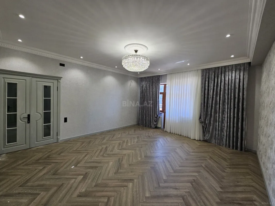 Satılır 3 otaqlı mənzil 150 m²