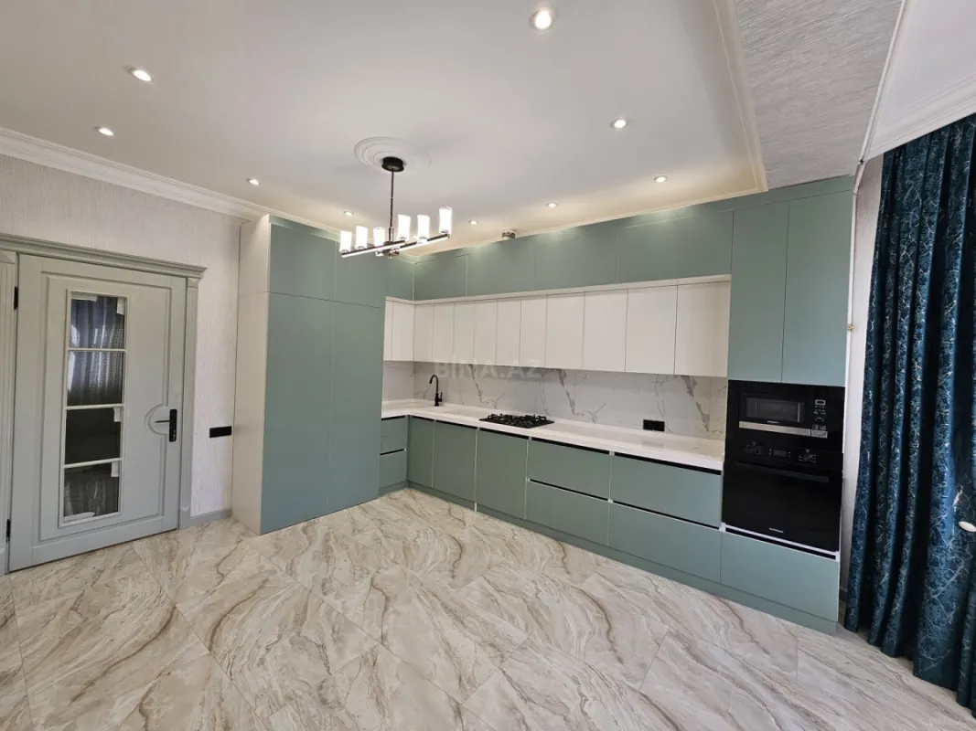 Satılır 3 otaqlı mənzil 150 m²