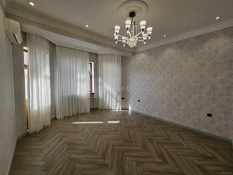 Satılır 3 otaqlı mənzil 150 m²